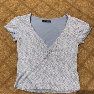 brandy blue top w/ flowers